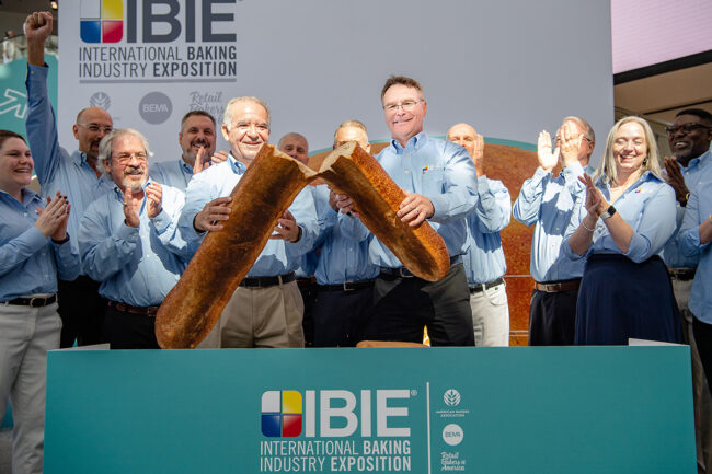 IBIE2022_BreadCutting.jpg