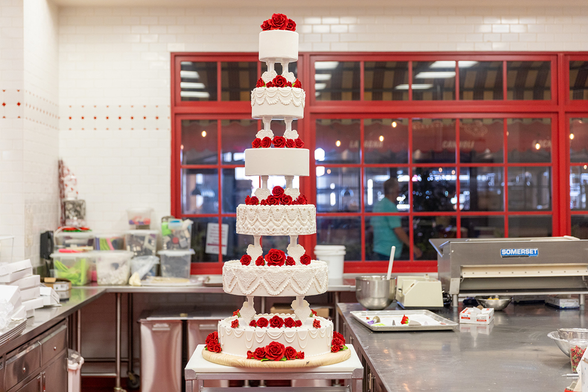 By Carlos Bakery Hoboken, New Jersey obviously buddy and Lisa's wedding cake  | Cake boss wedding, Wedding cakes vintage, Wedding cakes